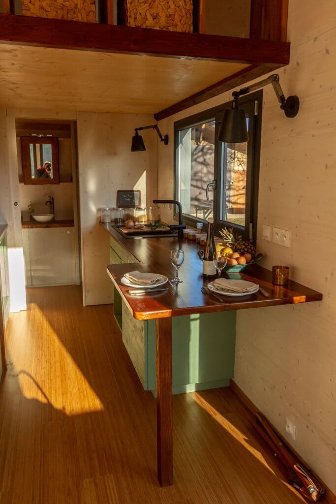 Quel est le prix et les caractéristiques d’une tiny house ? 9 1 vue table 1