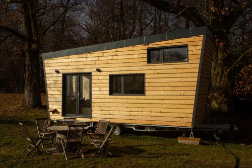 Bardage à claire voie en Red cedar  issu d'une  forêt de Savoie - Lames horizontales en une seule longueur (6.6 mètres !)