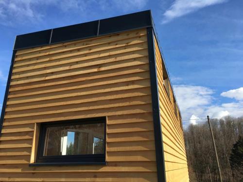 Couleur gris anthracite strictement identique pour les fenêtres et la zinguerie