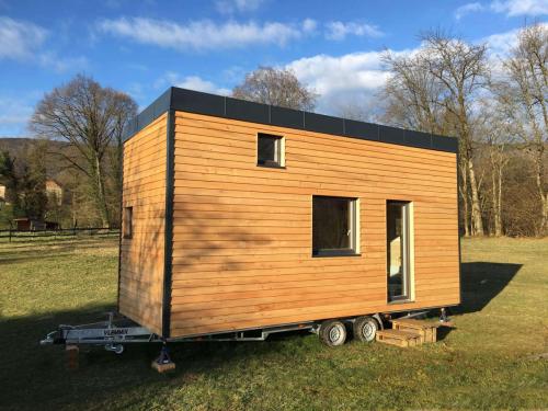 Remorques Vlemmix de 6,6 m, pleine hauteur (4,28 m), 2 mezzanines,  tout en respectant 3,5 tonnes.