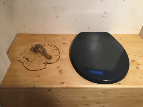 Toilettes sèches avec réserve de sciure et couvercle personnalisé !