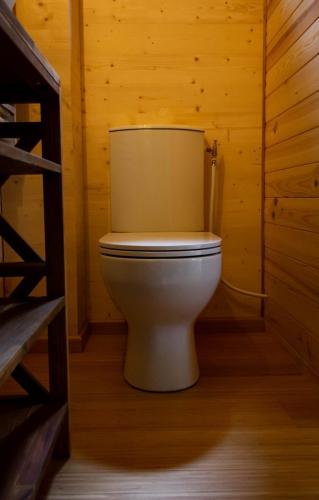 Toilettes à eau raccordés au réseau